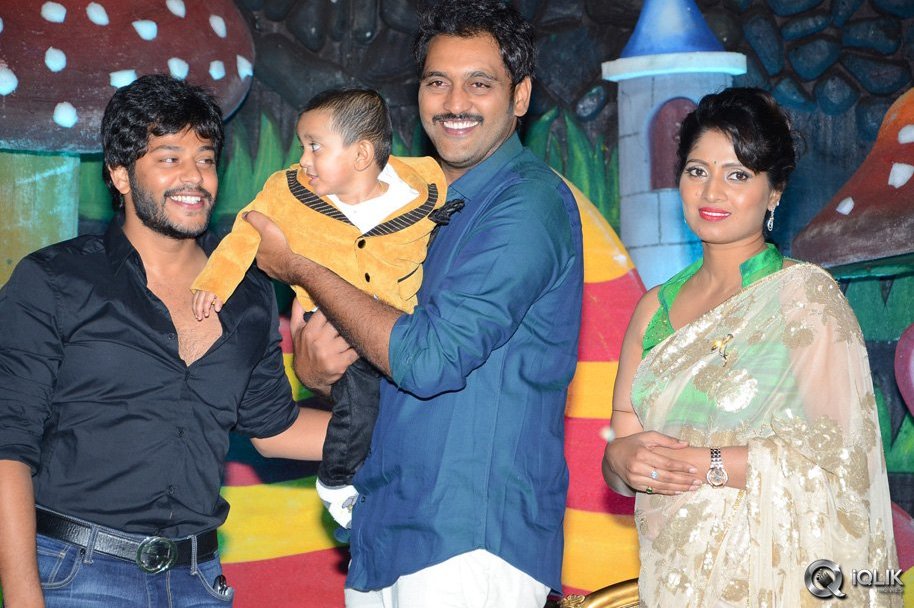Ajay-Son-Dheeran-1st-Birthday-Celebrations-2014